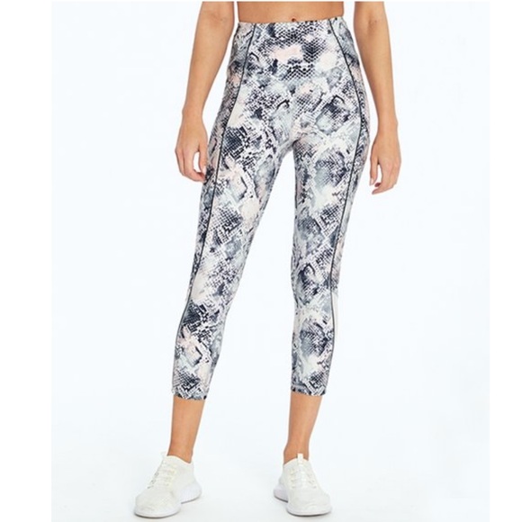 NEW Jessica Simpson Workout Running Leggings XS - Picture 1 of 13